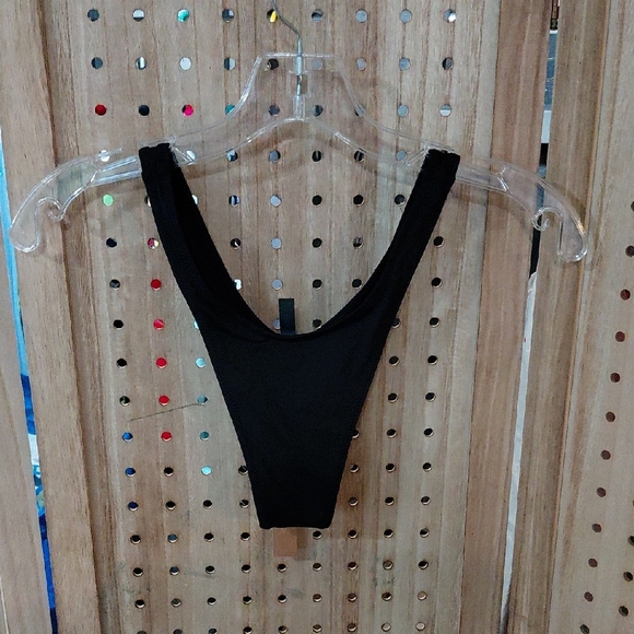 SKIMS Black Thong Bottom - Picture 3 of 7